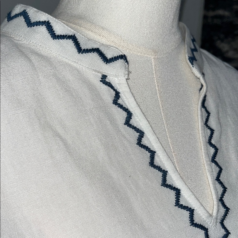 Like New Chicos Blue Embroidered Women's Top size 3 US 16 ballon 3/4 sleeves - Picture 8 of 15